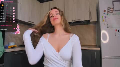 Violet online show from February 2025 01:53:02 PM