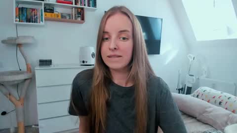 Snapshot of violet_blue_eyes chatting on May 2026 02:12:02 PM Violet online show from May 2026 02:12:02 PM