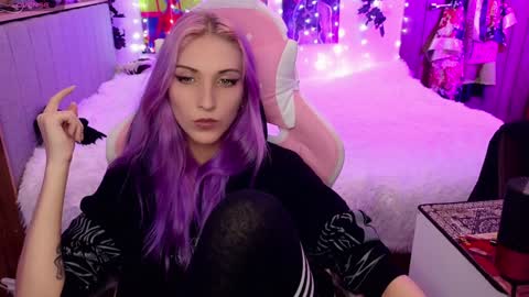 Snapshot of violet_noir_ chatting on January 2025 11:44:02 AM Deya online show from January 2025 11:44:02 AM