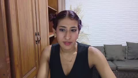 Snapshot of violet_rousse7 chatting on May 2026 05:26:01 AM violet_rousse7 online show from May 2026 05:26:01 AM