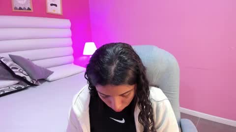 Snapshot of violet_sinclair chatting on April 2026 11:17:01 AM violet_sinclair online show from April 2026 11:17:01 AM