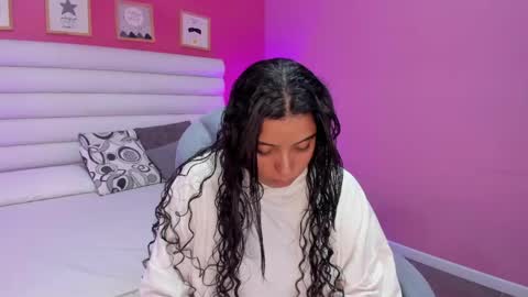 Snapshot of violet_sinclair chatting on April 2026 11:31:01 AM violet_sinclair online show from April 2026 11:31:01 AM