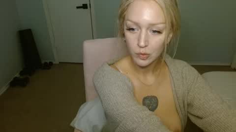 Snapshot of violet_winter97 chatting on January 2025 05:13:01 AM violet_winter97 online show from January 2025 05:13:01 AM