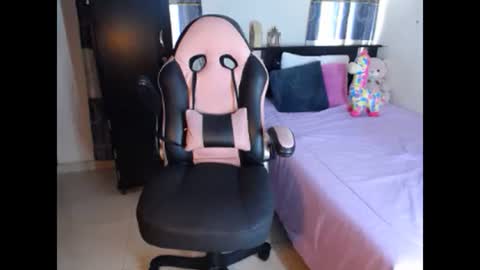 violeta.. online show from February 2025 07:21:01 PM