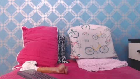 Snapshot of violeta_cute18 chatting on January 2025 01:13:02 AM Violeta online show from January 2025 01:13:02 AM