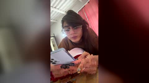 Snapshot of violeta_foxz chatting on May 2026 05:56:01 PM Violeta online show from May 2026 05:56:01 PM