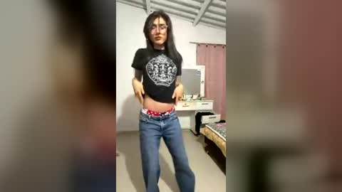 Snapshot of violeta_foxz chatting on June 2026 04:44:01 AM Violeta online show from June 2026 04:44:01 AM