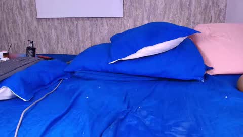 Snapshot of violeta_london chatting on March 2025 09:18:02 AM violeta london online show from March 2025 09:18:02 AM