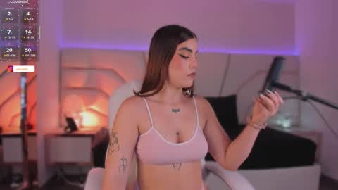 violeta_marquez online show from November 2025 11:32:01 AM