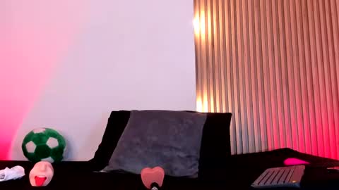 Snapshot of violeta_queen11 chatting on June 2026 02:08:02 PM Violeta online show from June 2026 02:08:02 PM