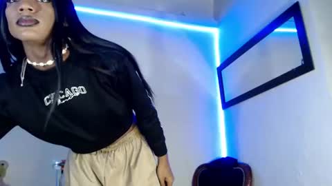 Snapshot of violeta_r_01 chatting on June 2026 06:34:01 AM violeta_r_01 online show from June 2026 06:34:01 AM