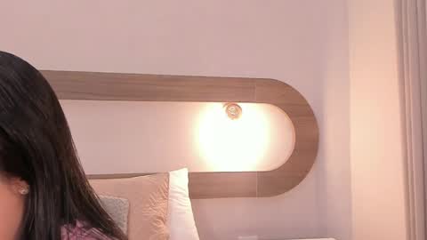 Violeta Sum online show from May 2026 12:46:01 PM