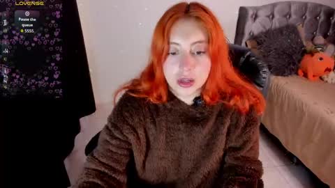 Snapshot of violetaarey chatting on April 2026 03:57:02 AM Violeta Help me reach 150 thumbs up online show from April 2026 03:57:02 AM