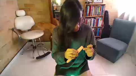 Snapshot of violetagomez_co chatting on September 2025 02:28:01 PM Violeta Gmez online show from September 2025 02:28:01 PM