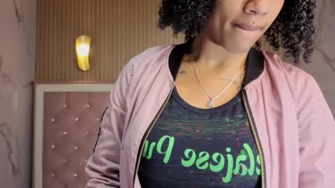 violeth_b online show from December 2025 12:44:02 PM