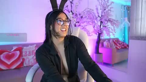 Snapshot of violetjonesx chatting on July 2026 11:40:01 AM violetjonesx online show from July 2026 11:40:01 AM