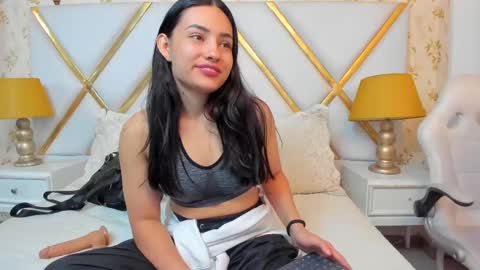 Violet Rousse online show from October 2025 02:31:01 PM