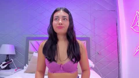 Violet Rousse online show from December 2025 04:16:01 PM