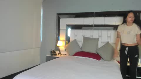 violetskinny online show from November 2025 08:29:02 PM