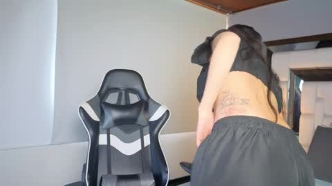 violetskinny online show from April 2026 08:34:01 PM