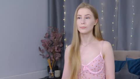 VioletSwone online show from February 2025 12:52:02 PM