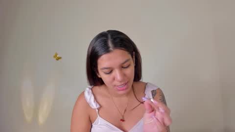 violett_24_ online show from October 2025 11:49:01 PM