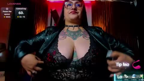 Snapshot of violett_8 chatting on July 2026 09:53:01 PM violett_8 online show from July 2026 09:53:01 PM