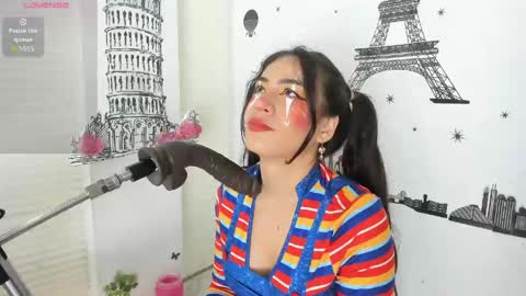 Snapshot of violett_collinss chatting on June 2026 05:53:01 AM violett_collinss online show from June 2026 05:53:01 AM