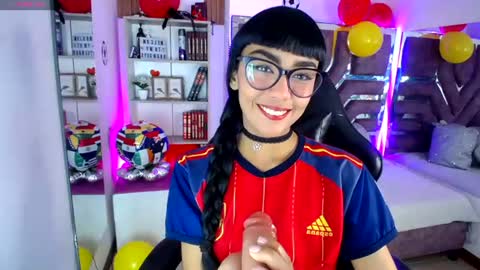Snapshot of violett_garden chatting on June 2026 11:24:02 AM Violet online show from June 2026 11:24:02 AM