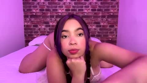 Snapshot of violett_moonx chatting on June 2026 10:21:02 PM violett_moonx online show from June 2026 10:21:02 PM