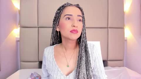 Violett  online show from November 2025 12:11:01 PM