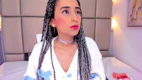 Violett  online show from November 2025 12:19:02 PM