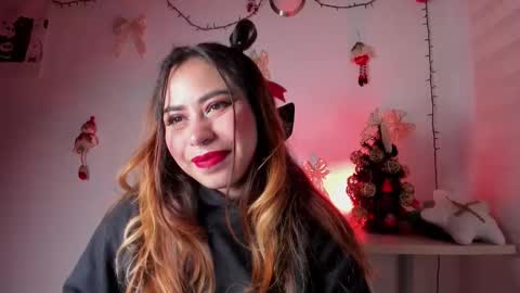 Violeta online show from December 2025 11:45:01 PM