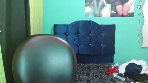 Snapshot of violetta_dreams chatting on June 2026 08:12:02 AM violetta_dreams online show from June 2026 08:12:02 AM