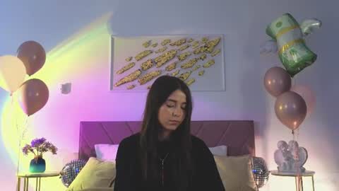 Snapshot of violetta_finch chatting on June 2026 10:41:01 AM violetta_finch online show from June 2026 10:41:01 AM