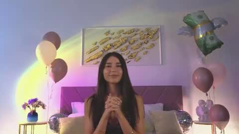 Snapshot of violetta_finch chatting on June 2026 10:40:01 AM violetta_finch online show from June 2026 10:40:01 AM