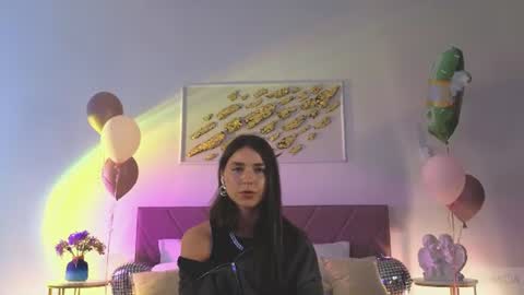 Snapshot of violetta_finch chatting on June 2026 10:46:02 AM violetta_finch online show from June 2026 10:46:02 AM