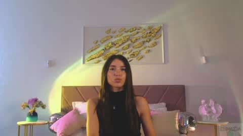 Snapshot of violetta_finch chatting on July 2026 11:56:01 AM violetta_finch online show from July 2026 11:56:01 AM