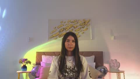 Snapshot of violetta_finch chatting on July 2026 12:18:02 PM violetta_finch online show from July 2026 12:18:02 PM
