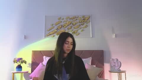 Snapshot of violetta_finch chatting on July 2026 01:16:01 PM violetta_finch online show from July 2026 01:16:01 PM