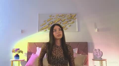 Snapshot of violetta_finch chatting on July 2026 01:50:01 PM violetta_finch online show from July 2026 01:50:01 PM