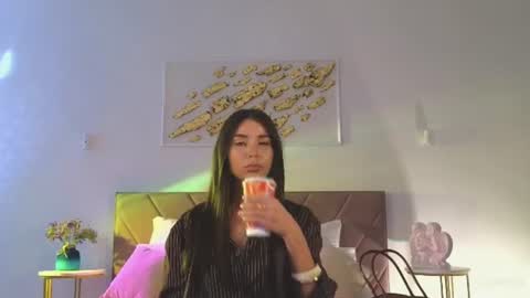 Snapshot of violetta_finch chatting on July 2026 11:19:02 AM violetta_finch online show from July 2026 11:19:02 AM