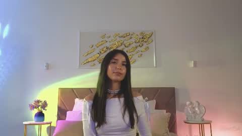 Snapshot of violetta_finch chatting on July 2026 06:20:01 PM violetta_finch online show from July 2026 06:20:01 PM