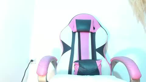 Snapshot of violetta_tss chatting on February 2025 11:13:01 PM Princess Violet Valerious Follow me IGX violetvalerious online show from February 2025 11:13:01 PM