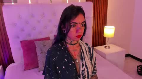 Snapshot of violettaalemida chatting on September 2025 12:18:01 PM violettaalemida online show from September 2025 12:18:01 PM