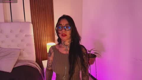 Snapshot of violettaalemida chatting on January 2026 01:04:02 PM violettaalemida online show from January 2026 01:04:02 PM