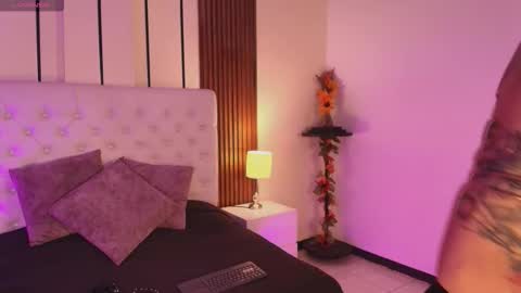 Snapshot of violettaalemida chatting on January 2026 01:13:02 PM violettaalemida online show from January 2026 01:13:02 PM