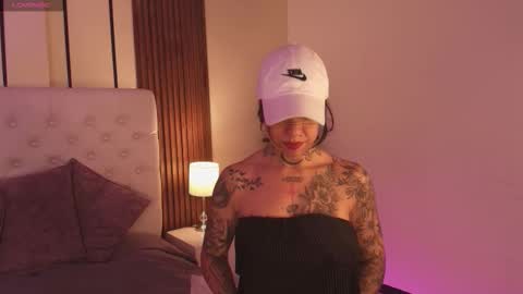 Snapshot of violettaalemida chatting on January 2026 01:05:02 PM violettaalemida online show from January 2026 01:05:02 PM