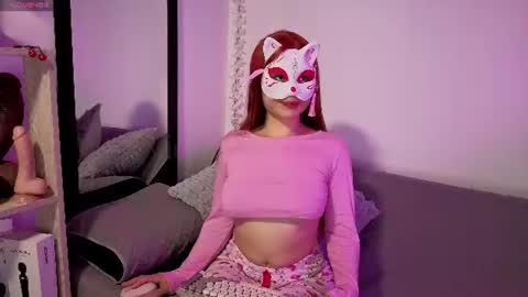 Snapshot of violettaarojass chatting on July 2026 10:31:01 AM violettaarojass online show from July 2026 10:31:01 AM