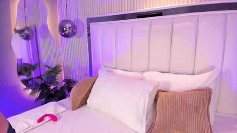 Snapshot of violettacolinss chatting on February 2026 11:37:02 AM violettacolinss online show from February 2026 11:37:02 AM